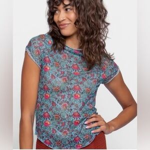 NEW Natural Life Floral Mesh Sleeve Tee Large